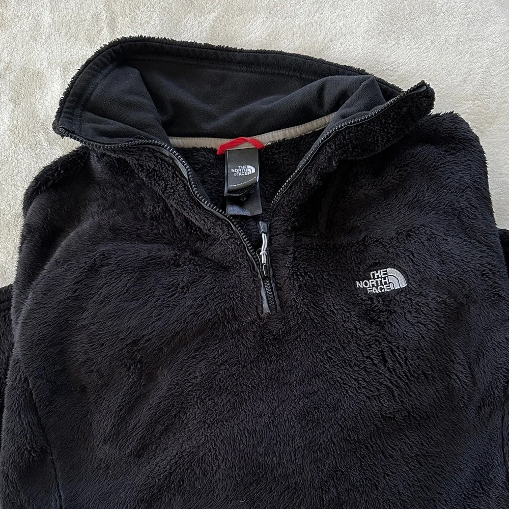The North Face Black Half-Zip Fleece - Picture 3 of 4